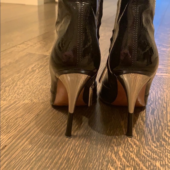 Patent leather boots. - Picture 4 of 8